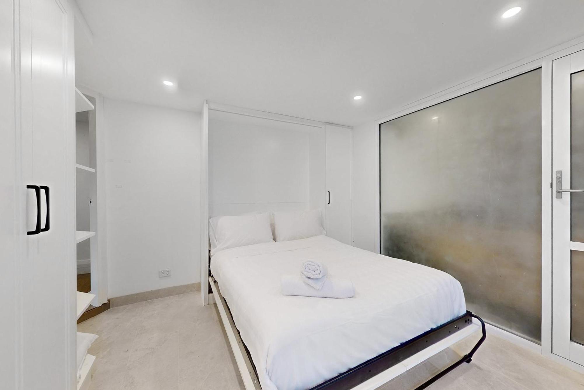 Cliff House And Grand Harbour Views Holiday home Sydney