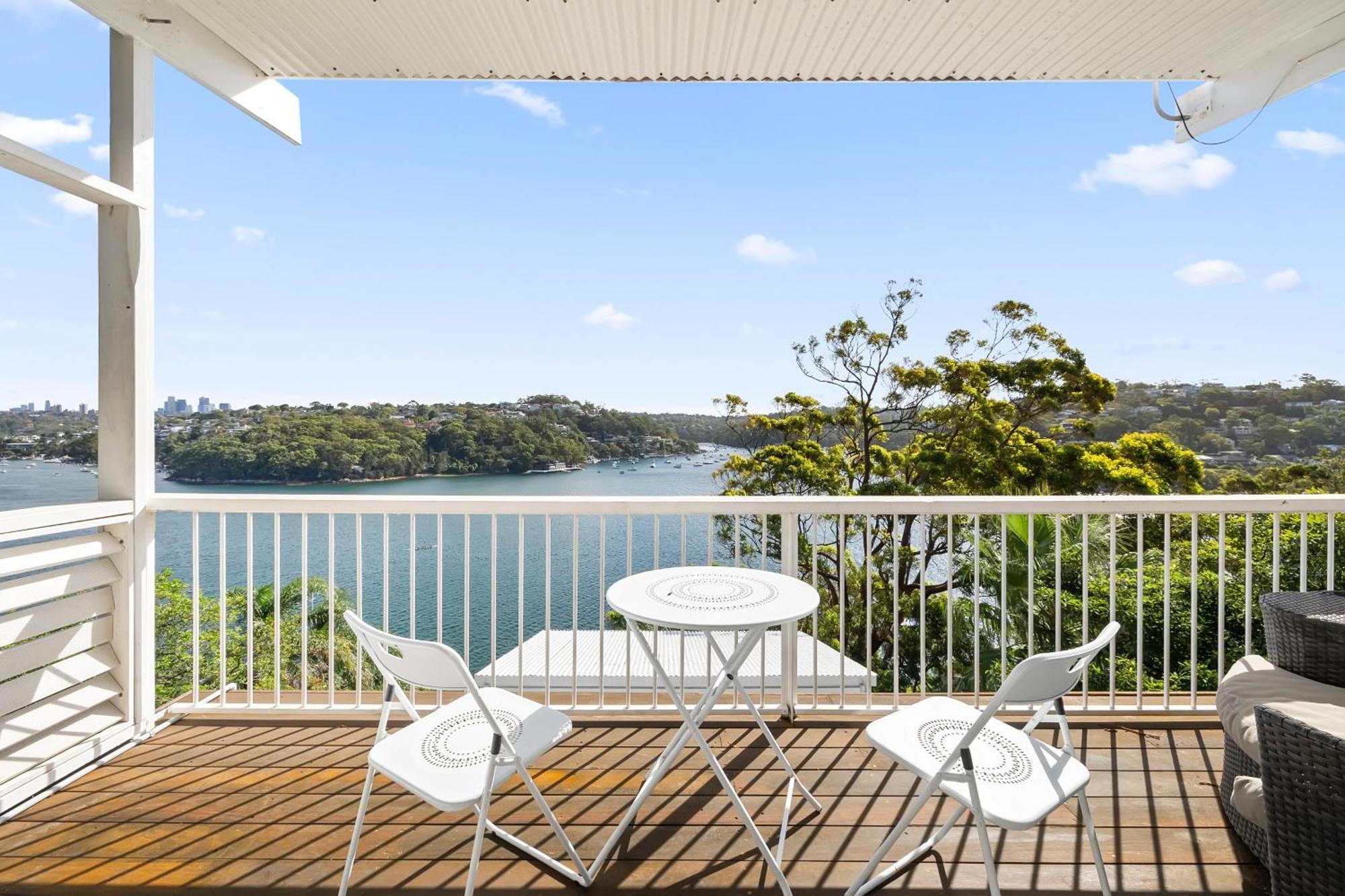 Cliff House And Grand Harbour Views Holiday home