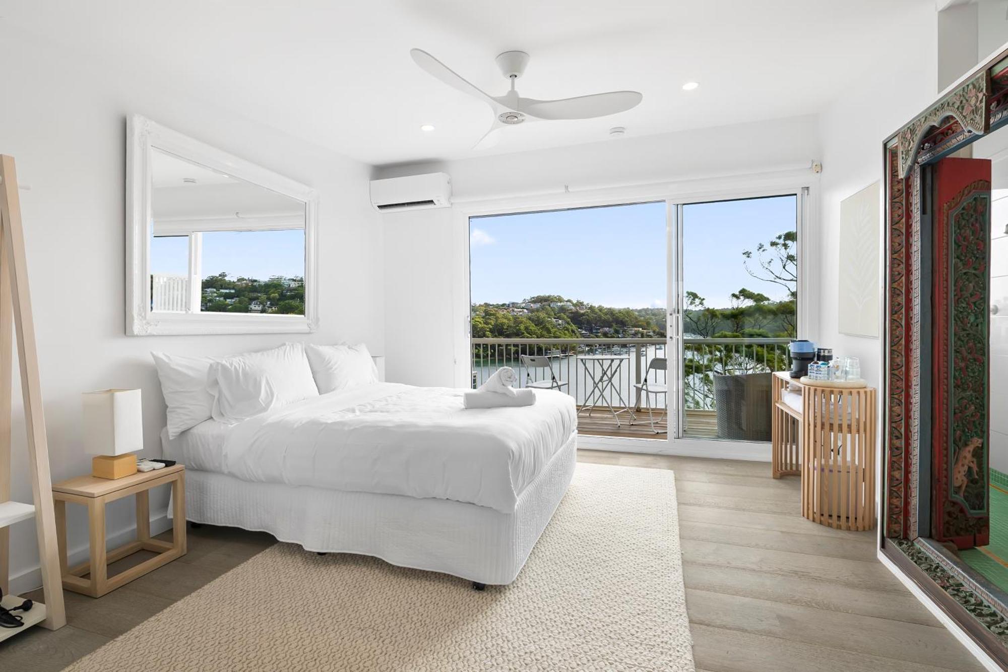 Holiday home Cliff House And Grand Harbour Views Sydney