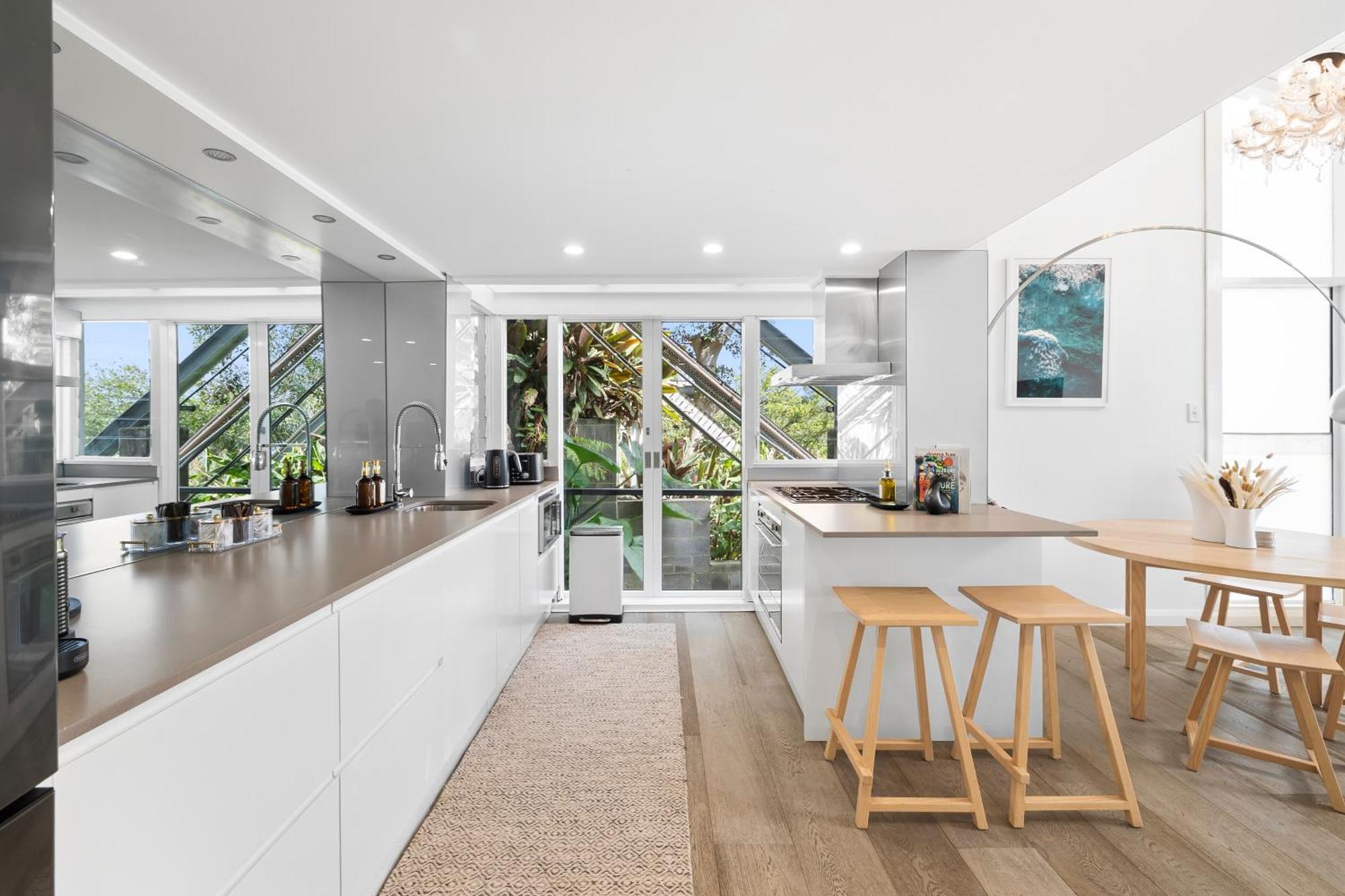 Cliff House And Grand Harbour Views Holiday home Sydney
